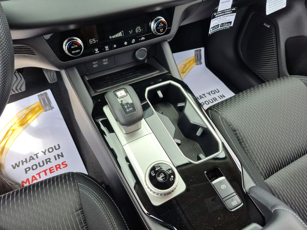 2026 Mitsubishi Outlander ES Black at North Houston Mitsubishi