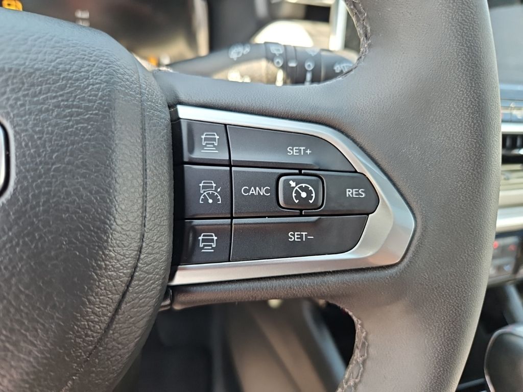 2025 Jeep Compass Limited - Photo 12