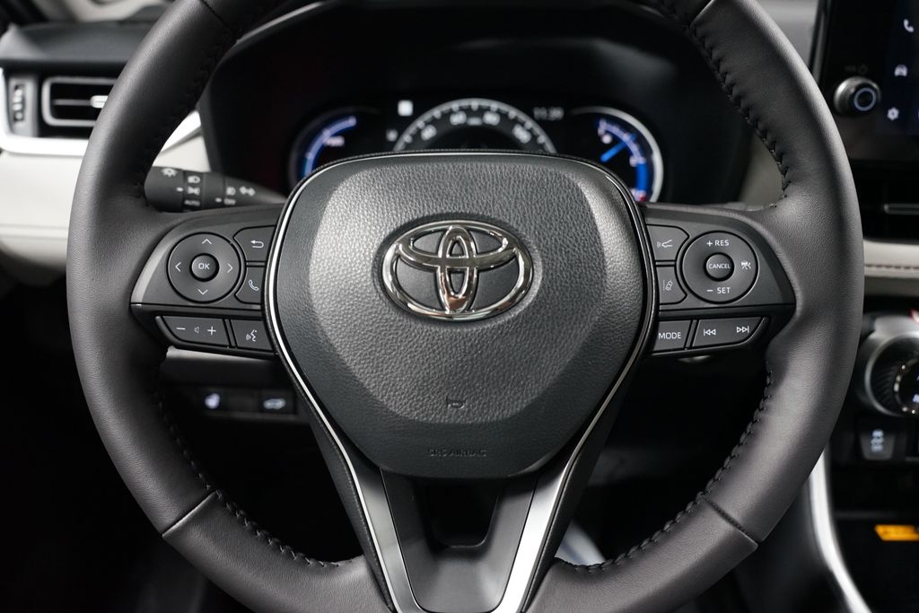 Thumbnail: 2025 Toyota RAV4 - 12