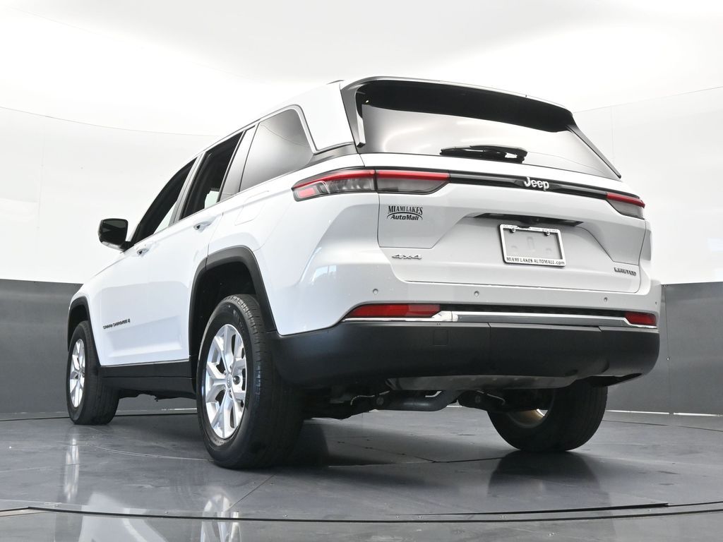 Used 2023 Bright White Clearcoat Jeep Limited image 62