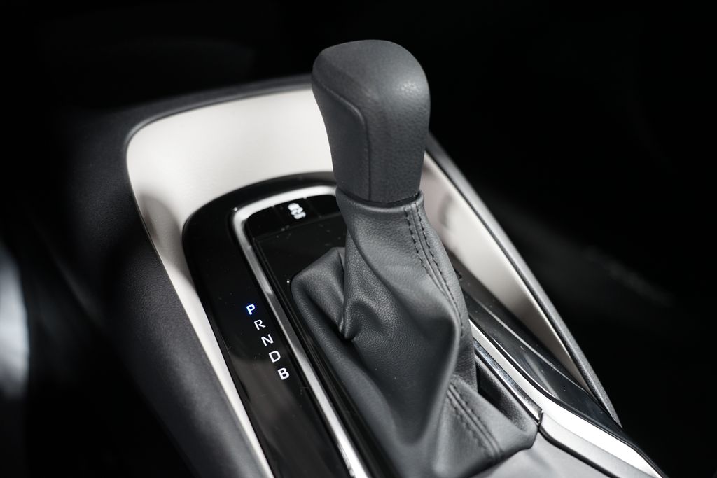 2025 Toyota Corolla LE 21