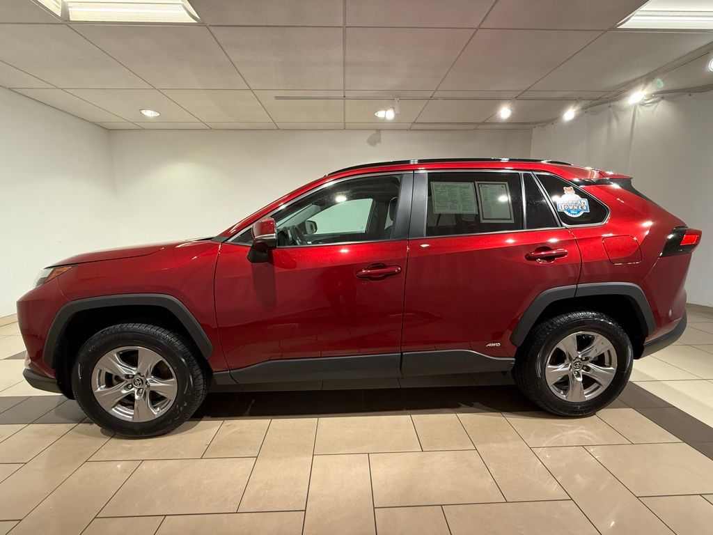 2022 Toyota RAV4 XLE 2