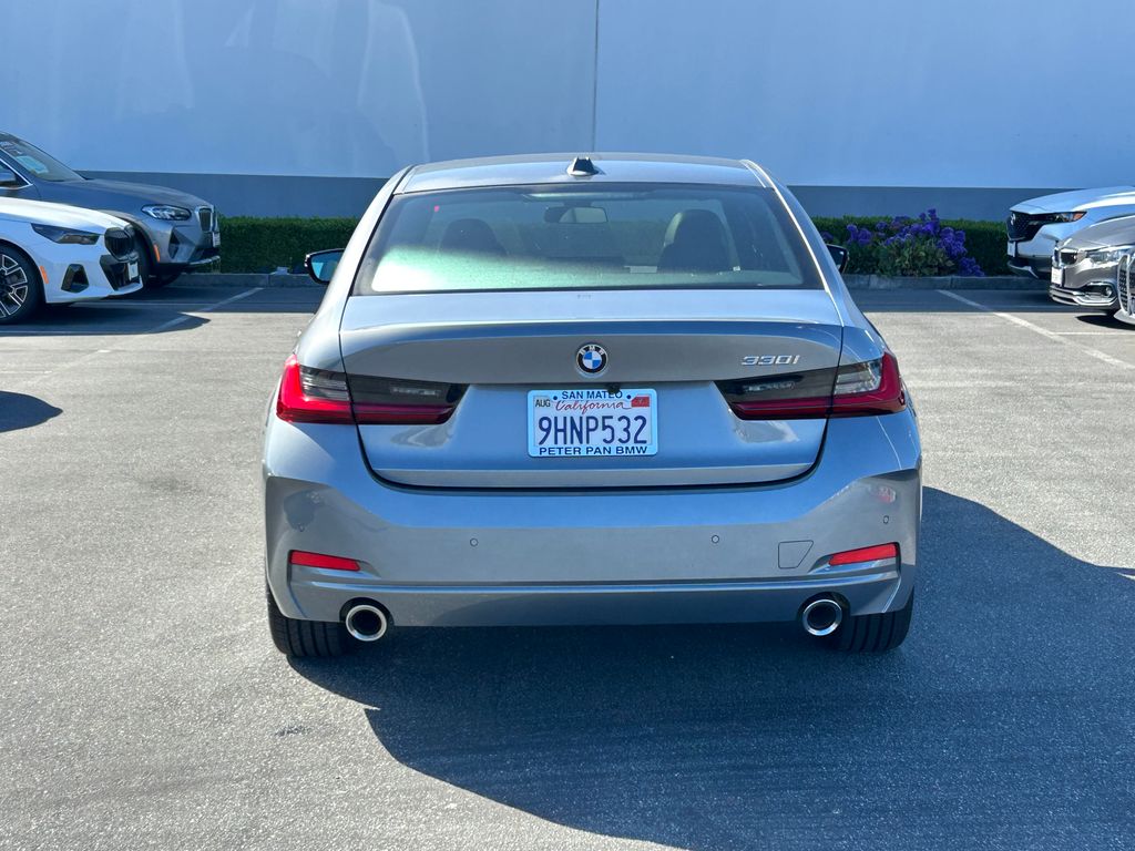Thumbnail: 2023 BMW 3 Series - 4