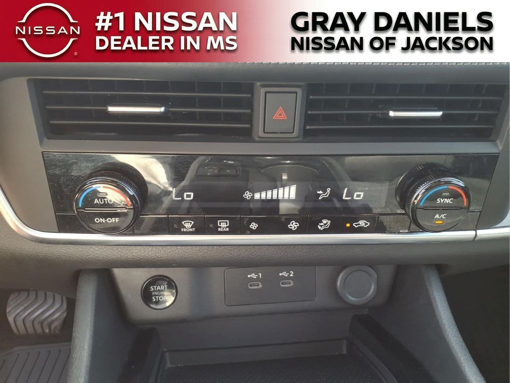 Used 2024 Nissan Rogue SUV