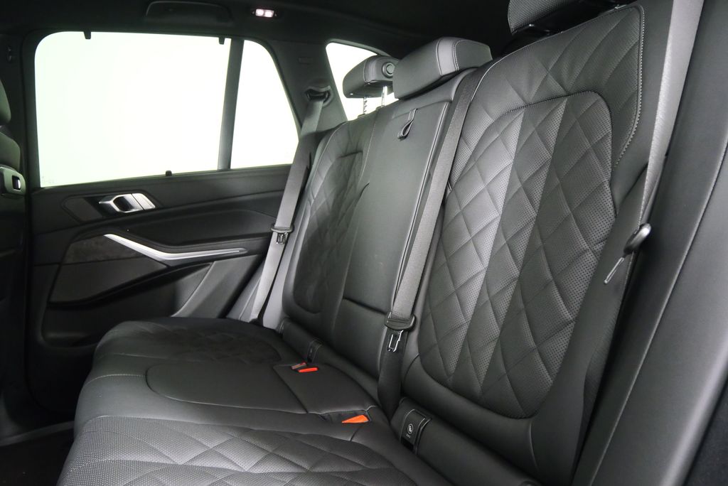 Thumbnail: 2026 BMW X5 - 15