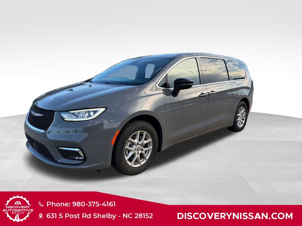 2025 Chrysler Pacifica Select
