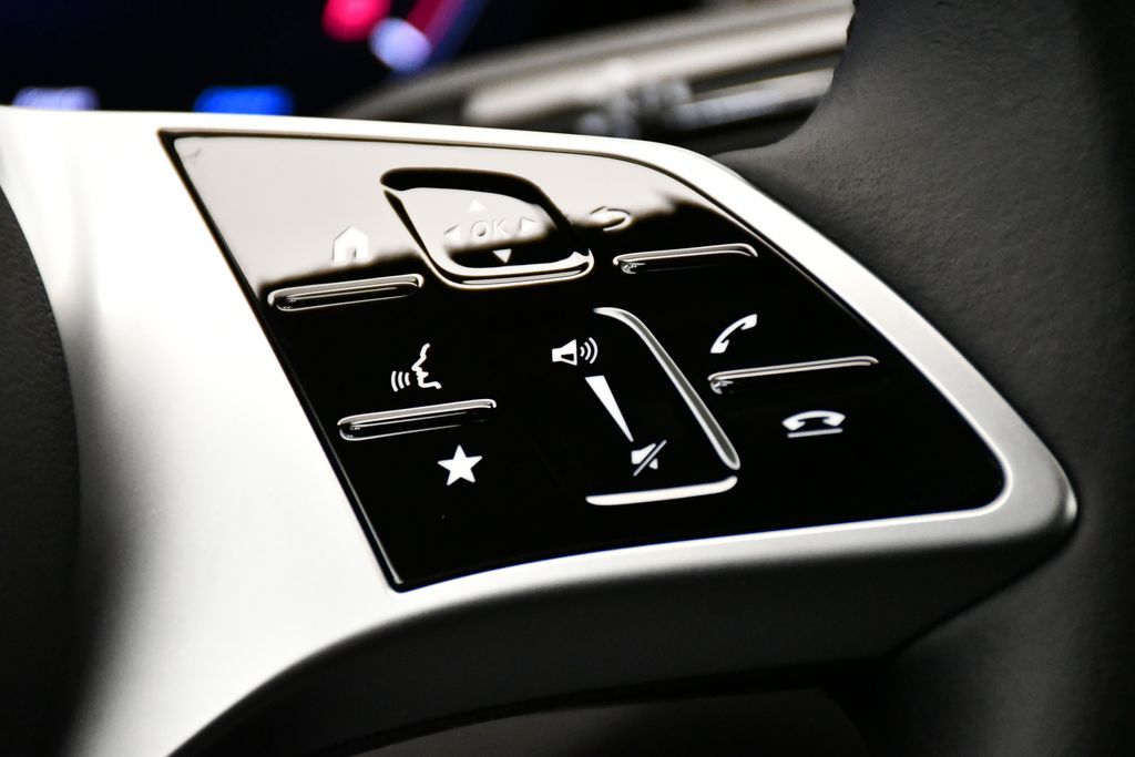 Thumbnail: 2025 Mercedes-Benz GLC - 23