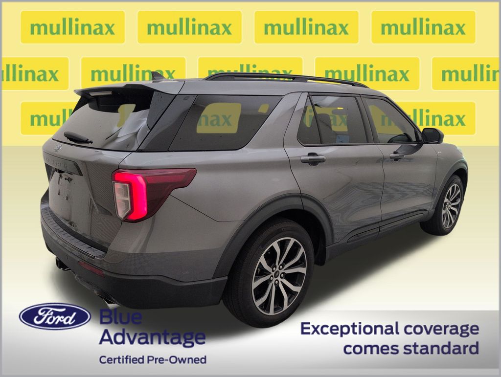 Certified Used 2023 Gray Ford ST-Line image 3