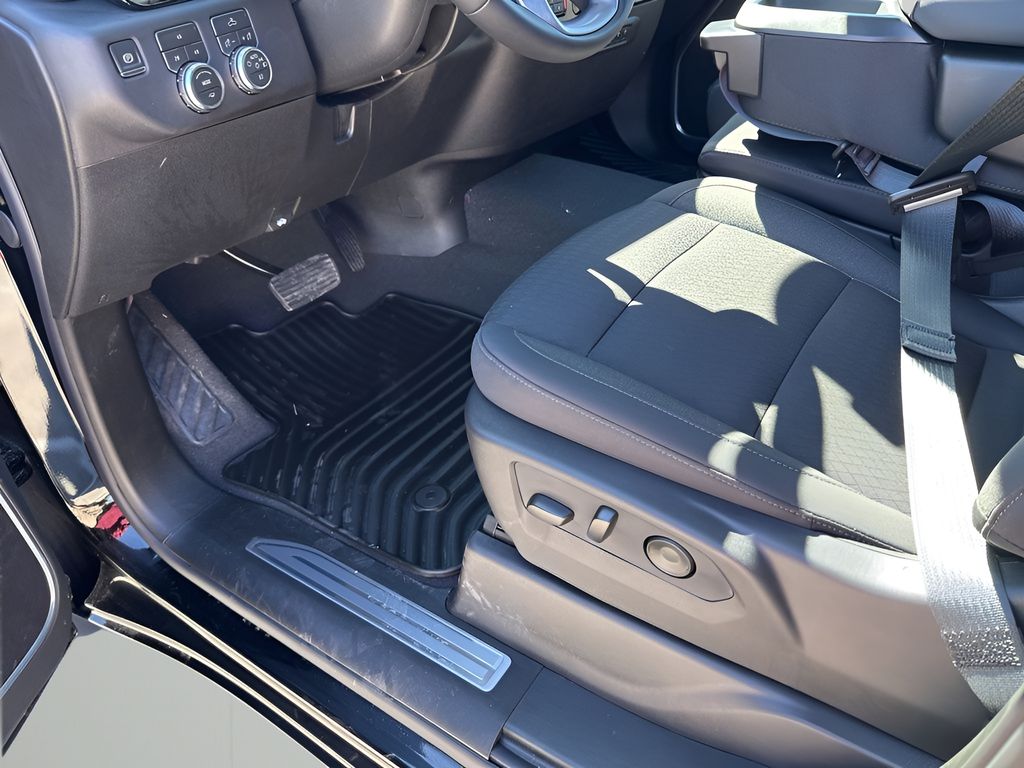 New 2026 Black GMC SLE image 27