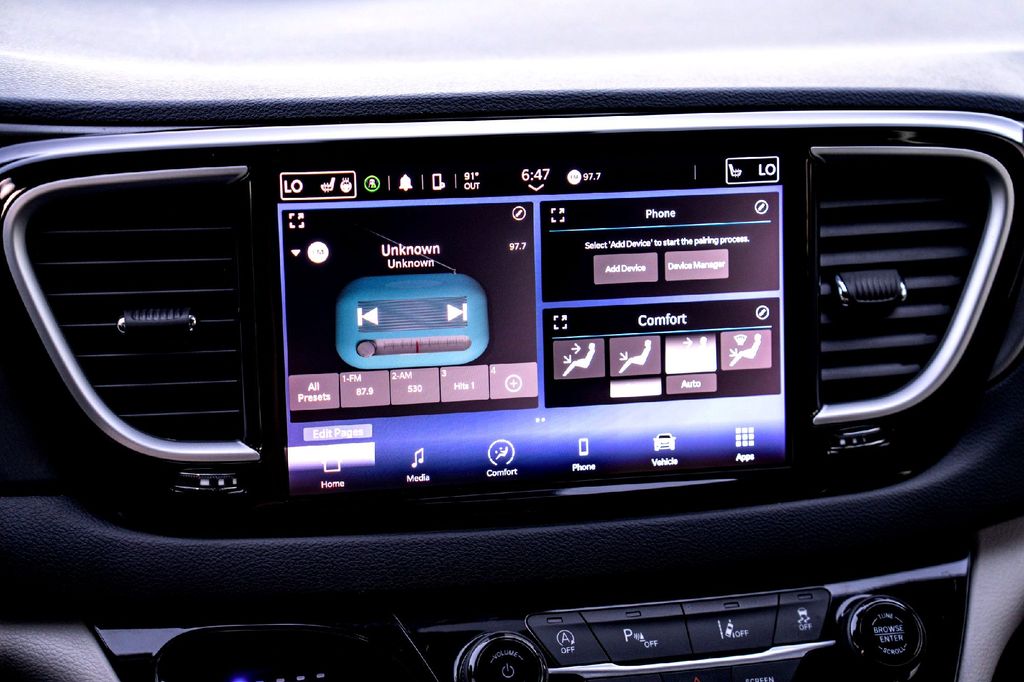 Used Car 2023 Chrysler Pacifica  Touring L For Sale Under $30,000 In Taylor, Texas