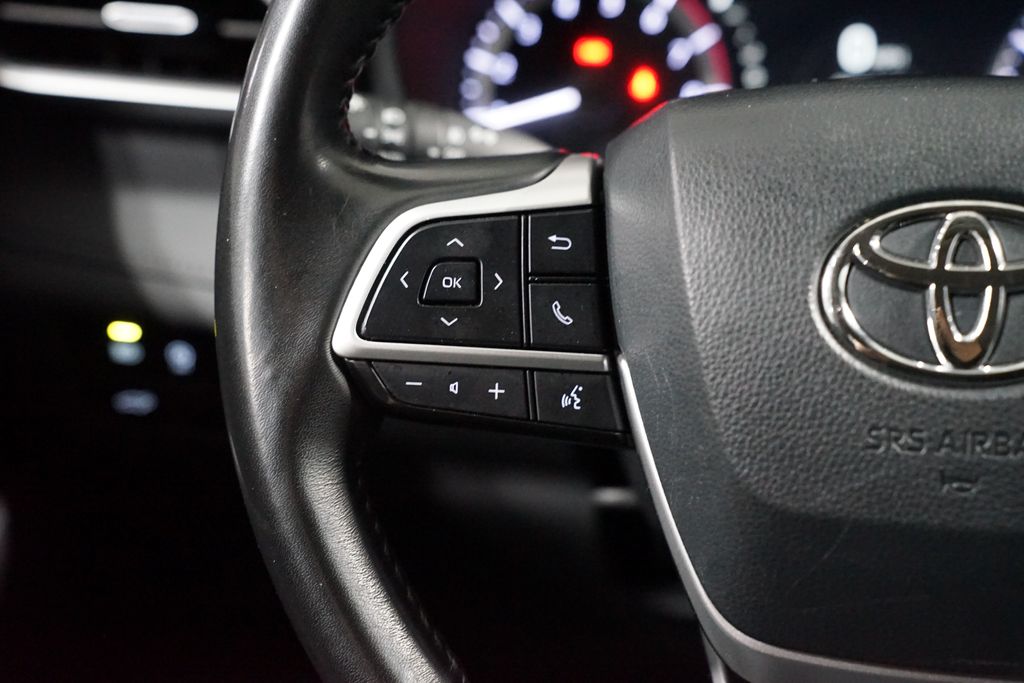 Thumbnail: 2023 Toyota Highlander - 14