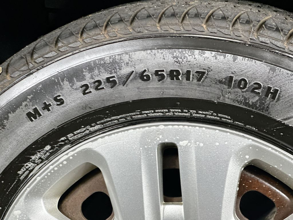 Used 2018 Gray Dodge SE image 32