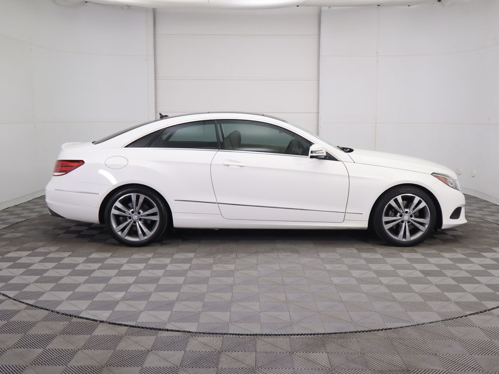 Thumbnail: 2014 Mercedes-Benz E-Class - 4