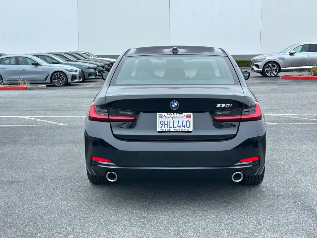 Thumbnail: 2023 BMW 3 Series - 4