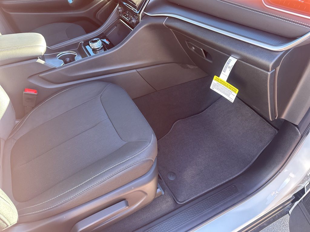 New Car 2025 Jeep Grand Cherokee L  For Sale Under $40,000 In Austin, Texas