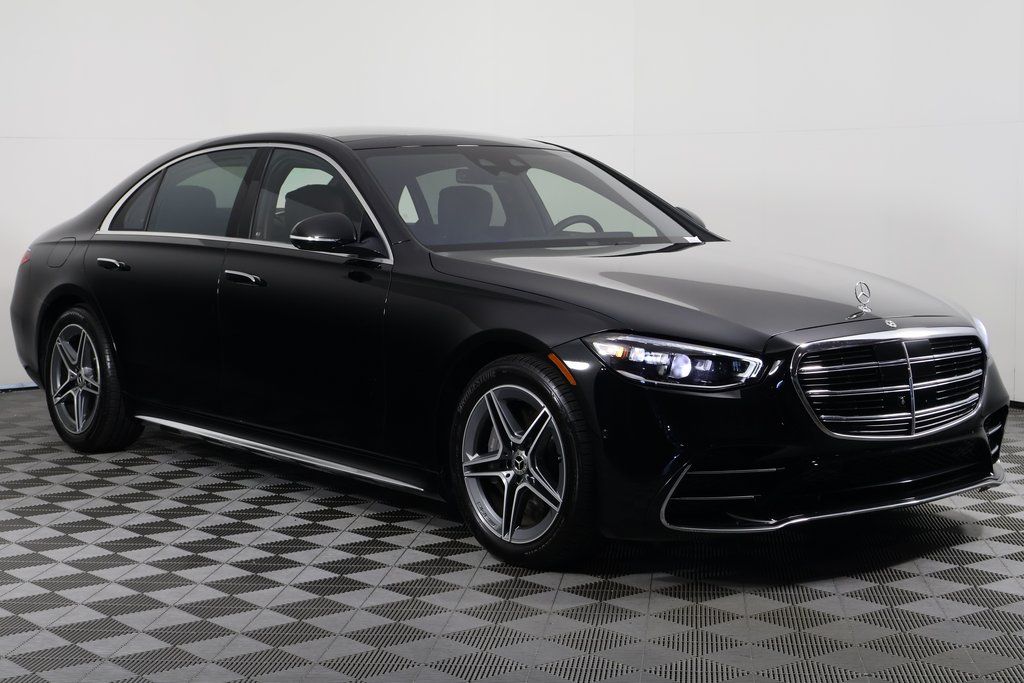 Thumbnail: 2022 Mercedes-Benz S-Class - 3