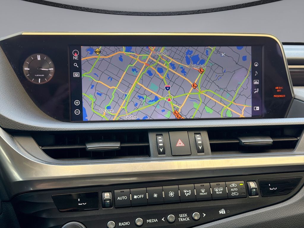 Thumbnail: 2020 Lexus ES - 22