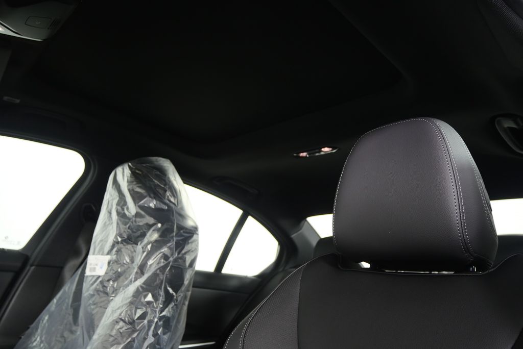 Thumbnail: 2026 BMW 3 Series - 12