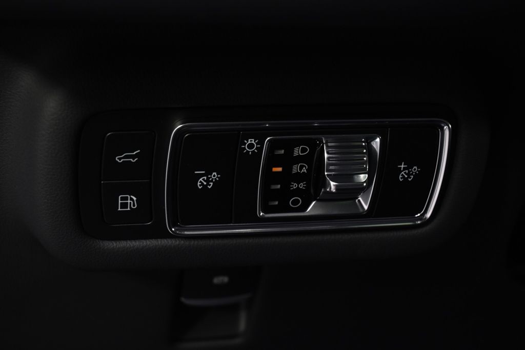 New 2026 Black Lincoln Reserve image 24