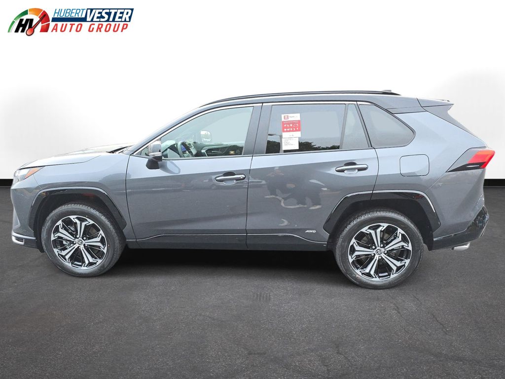 2025 Toyota RAV4 XSE's photo