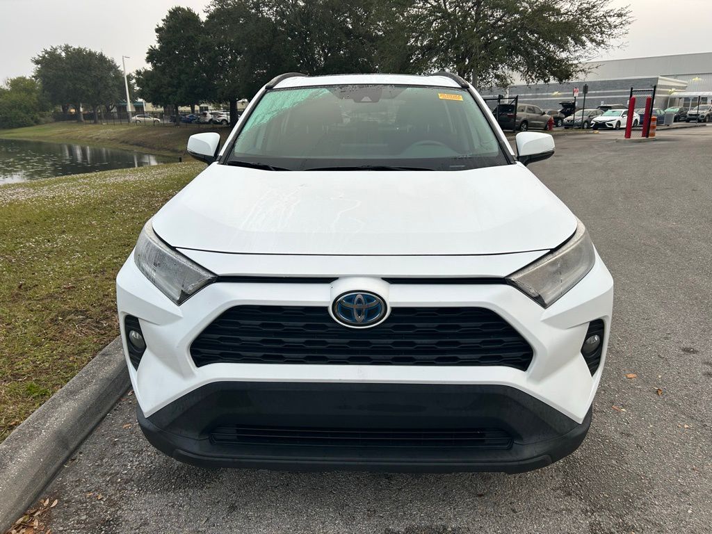 Thumbnail: 2021 Toyota RAV4 - 8