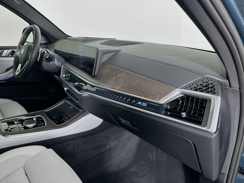 Thumbnail: 2025 BMW X5 - 30