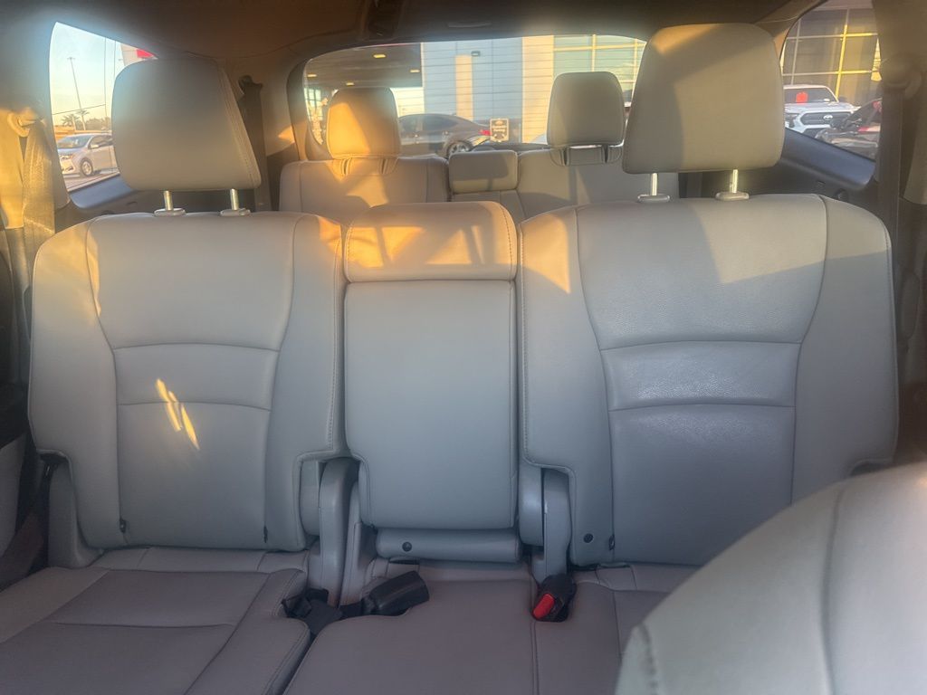 Thumbnail: 2016 Honda Pilot - 11