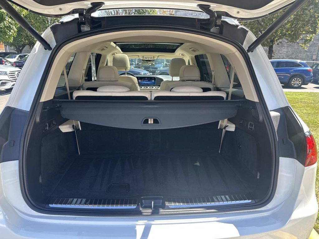 Thumbnail: 2024 Mercedes-Benz GLS - 27