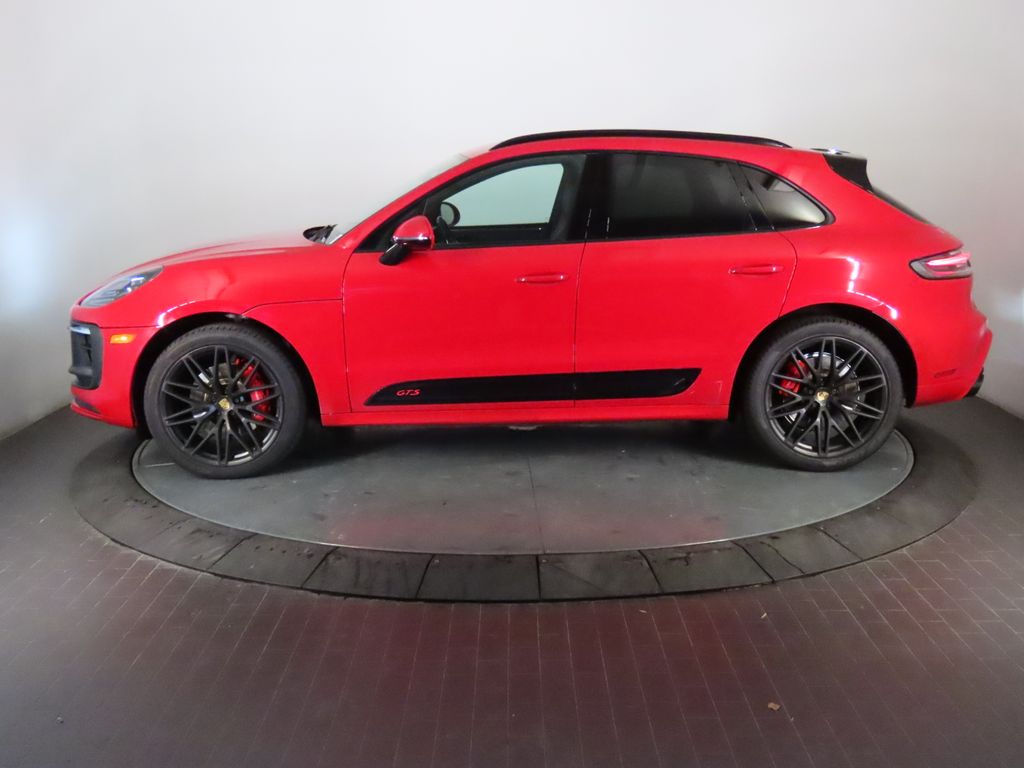 Thumbnail: 2022 Porsche Macan - 2