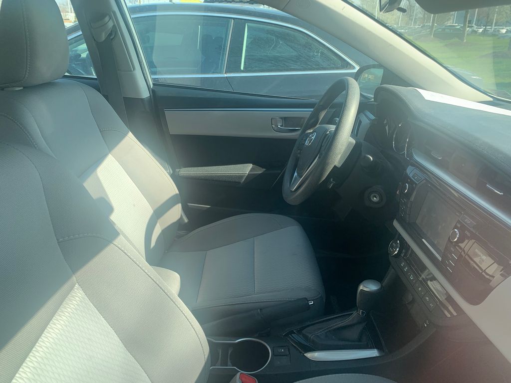 Thumbnail: 2015 Toyota Corolla - 4