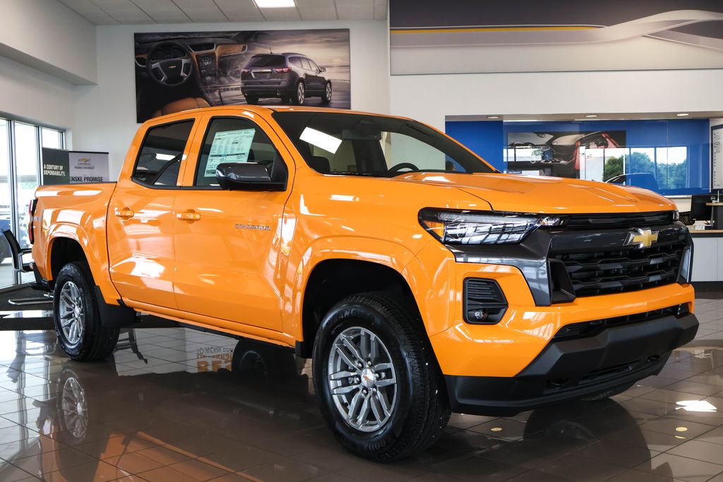 2025 Chevrolet Colorado LT 3