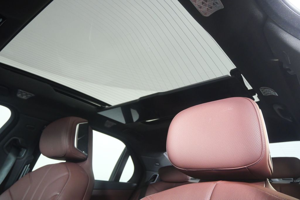 Thumbnail: 2023 BMW 7 Series - 12