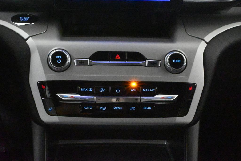 Thumbnail: 2023 Ford Explorer - 25