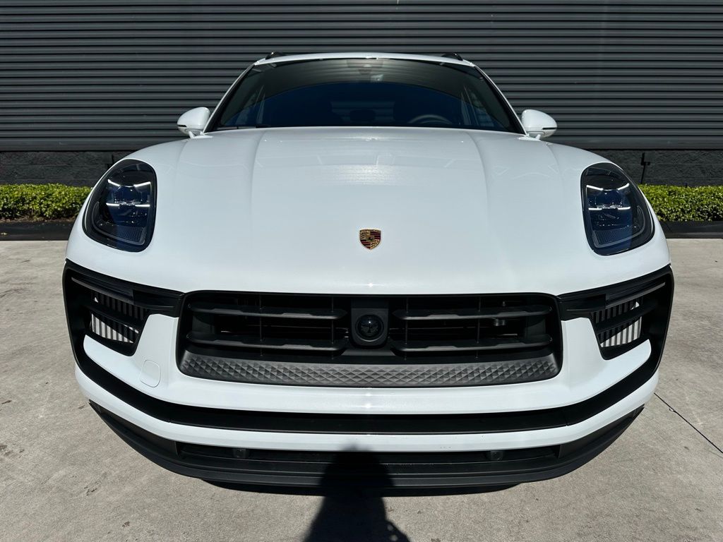 Thumbnail: 2026 Porsche Macan - 8