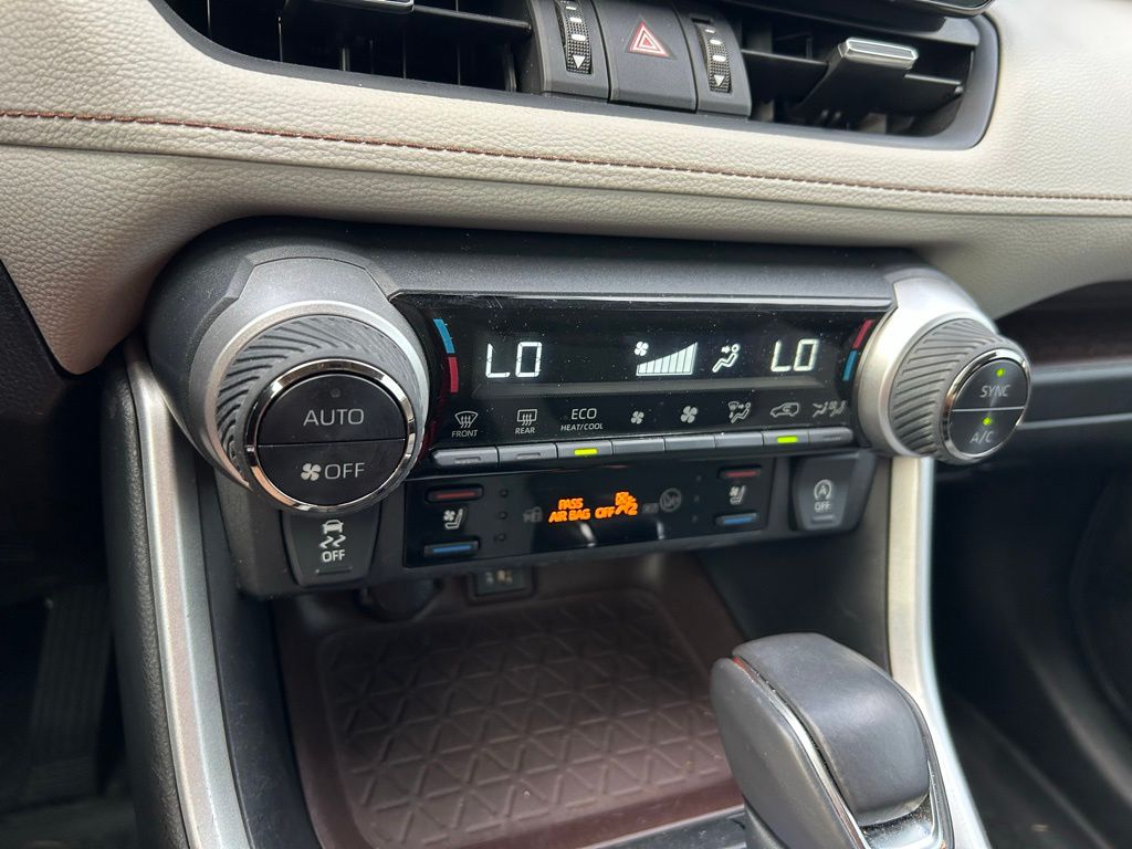 2024 Toyota RAV4 Limited 27
