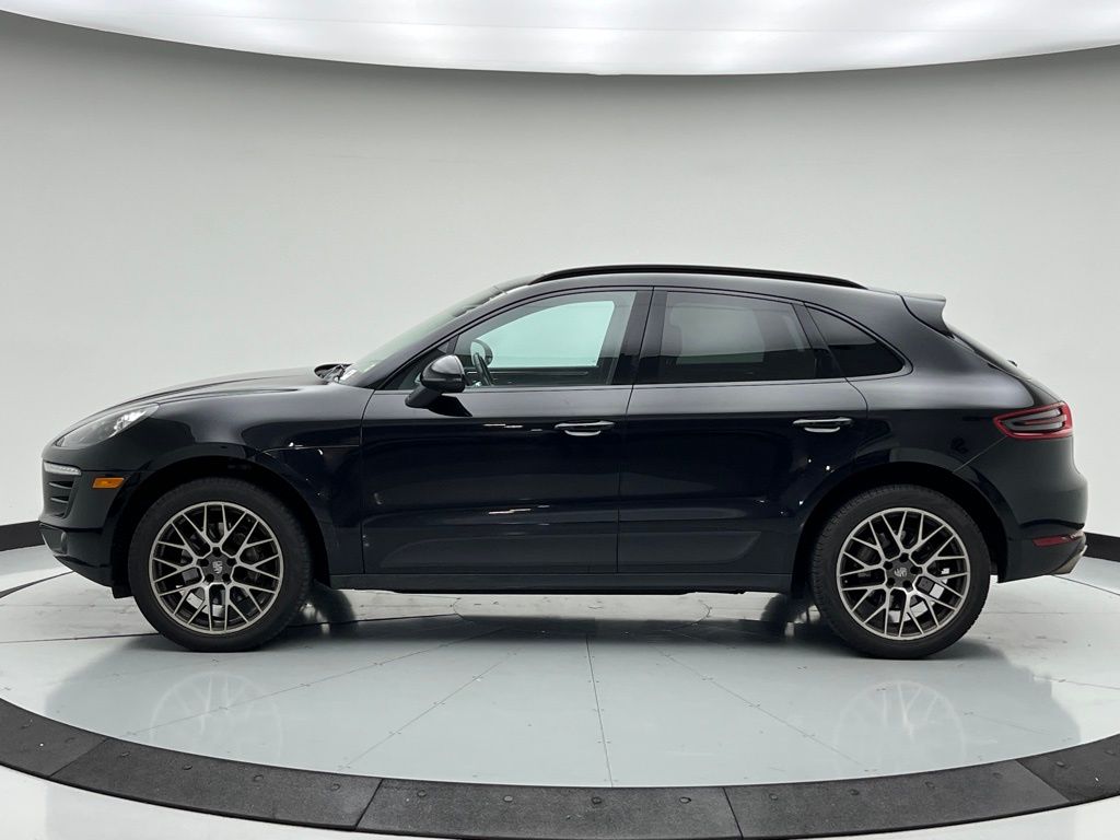 Thumbnail: 2016 Porsche Macan - 2