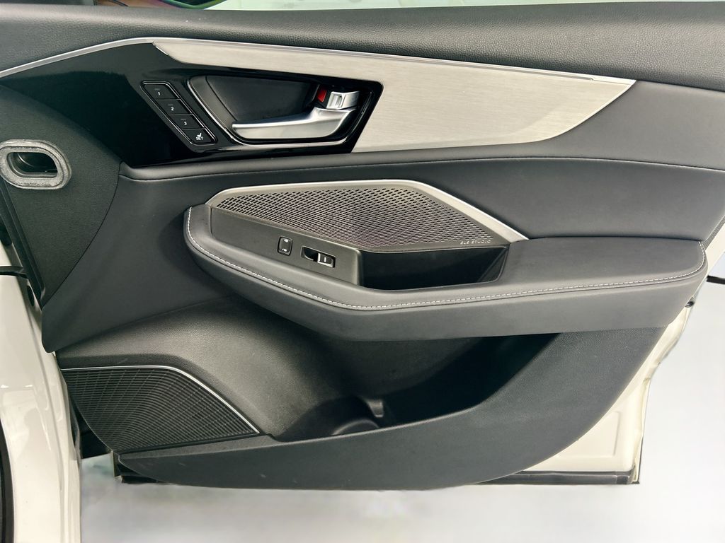 Thumbnail: 2023 Acura MDX - 24
