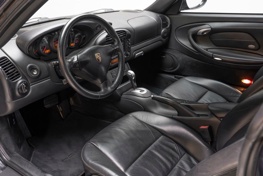 2004 Porsche 911 - Thumbnail 2