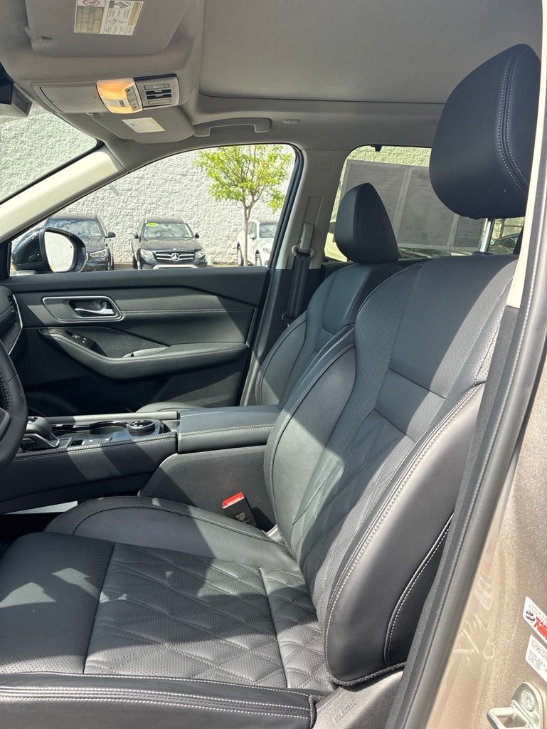 2026 Nissan Rogue Platinum Gold at South Hills Kia