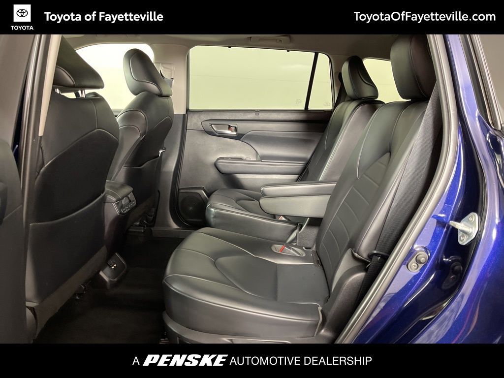 Thumbnail: 2021 Toyota Highlander - 27