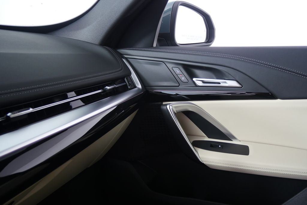 Thumbnail: 2025 BMW X1 - 23