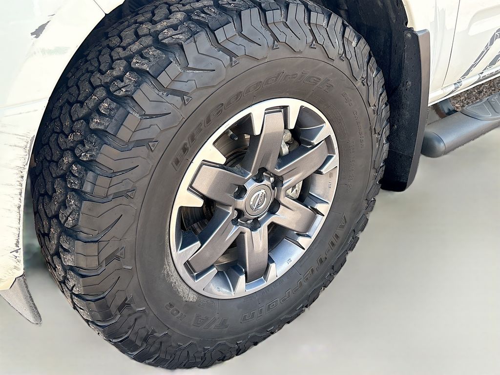 Used 2020 White Nissan PRO-4X image 31