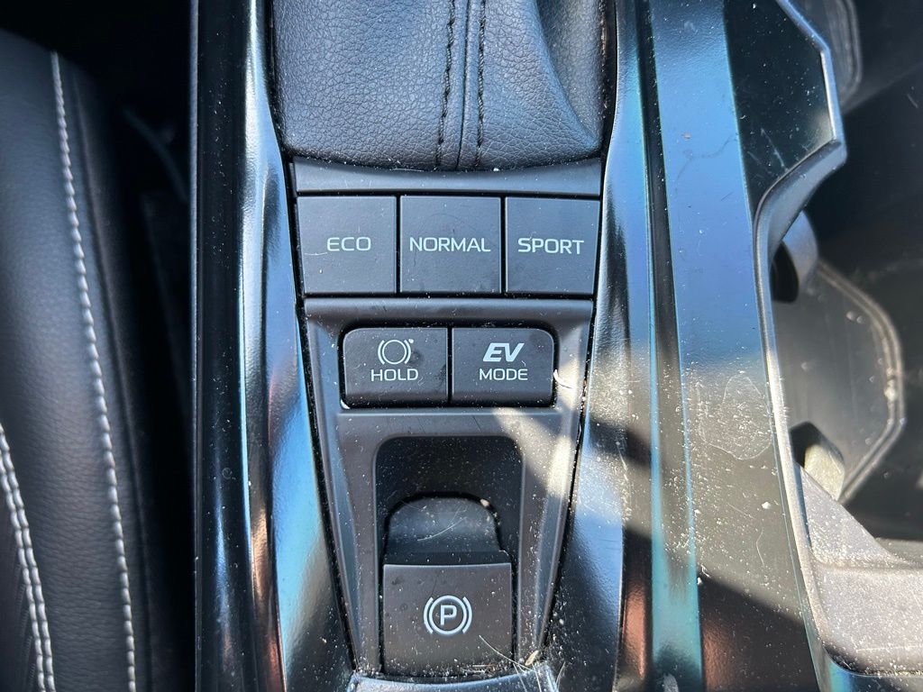 Thumbnail: 2025 Toyota Camry - 27