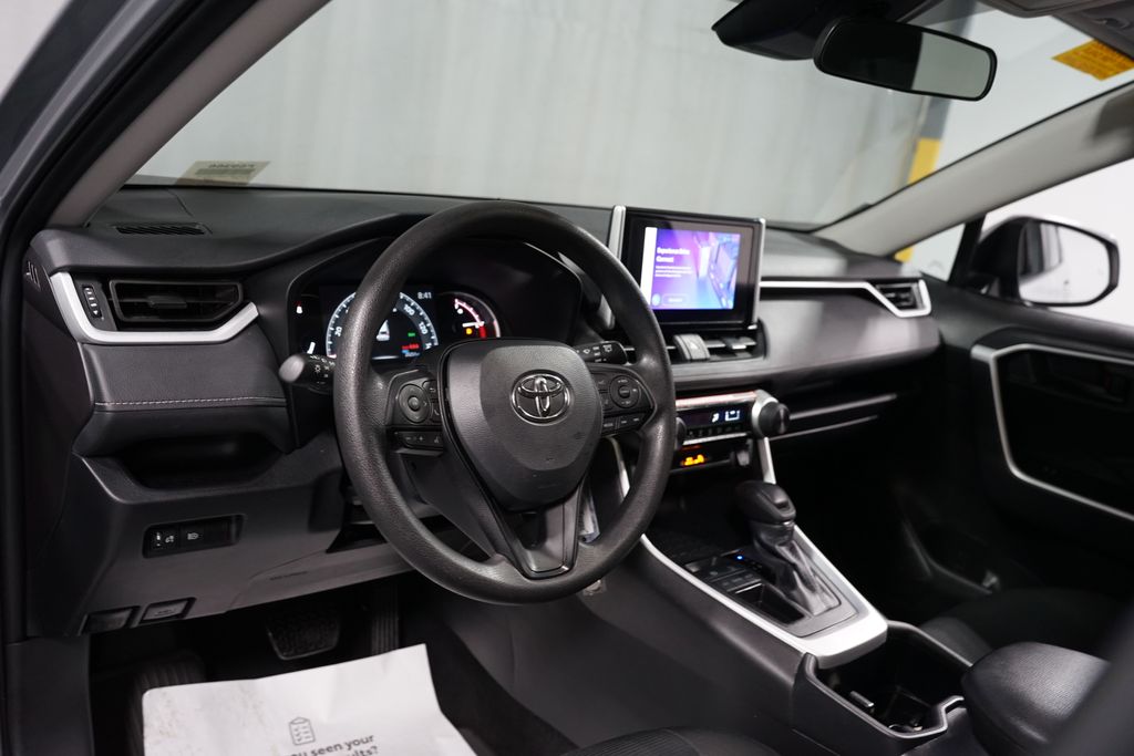 Thumbnail: 2025 Toyota RAV4 - 11