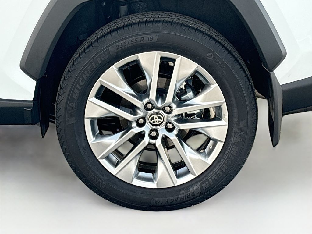 Certified Used 2025 Beige Toyota XLE Premium image 31