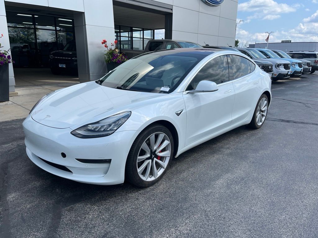 White 2018 Tesla Model 3 Sedan All-Wheel Drive 1-Speed Automatic