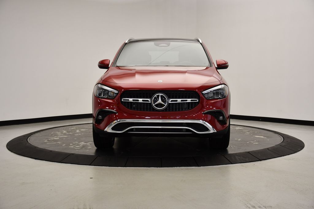 2025 Mercedes-Benz GLA 250 4MATIC 8