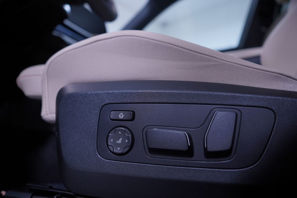 Thumbnail: 2025 BMW X3 - 19