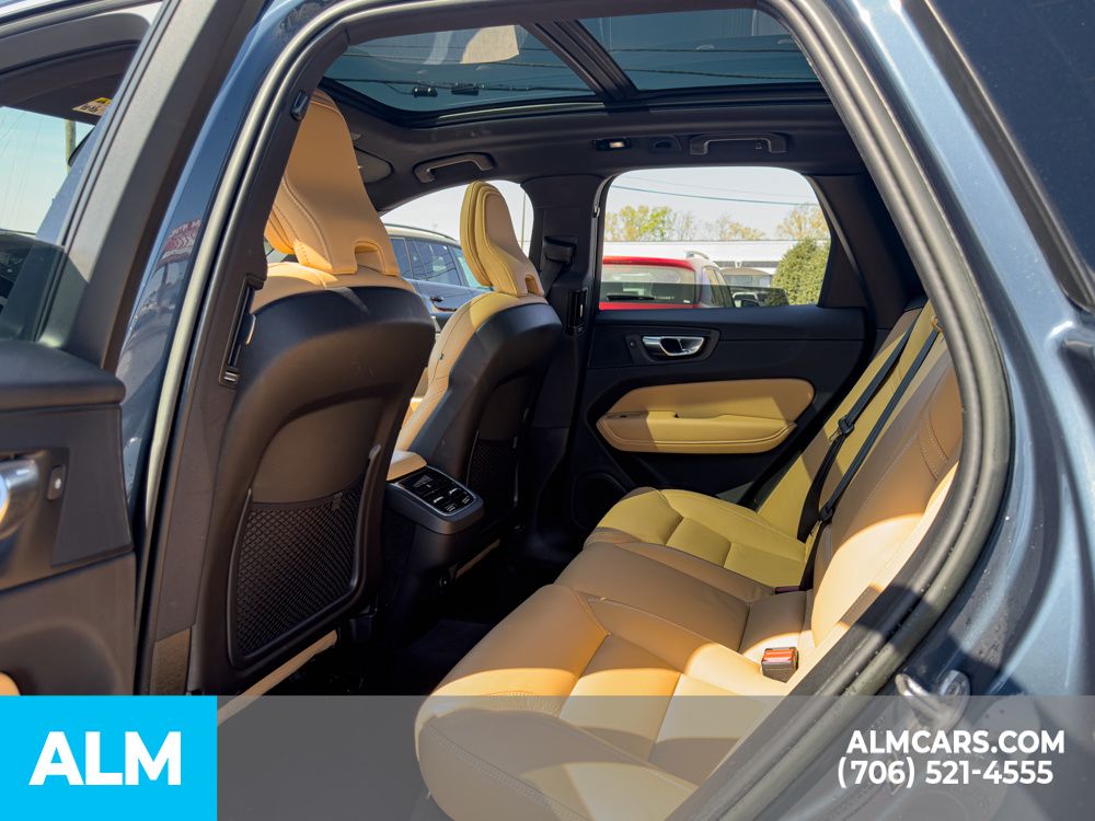 2023 Volvo XC60 Ultimate - Photo 17