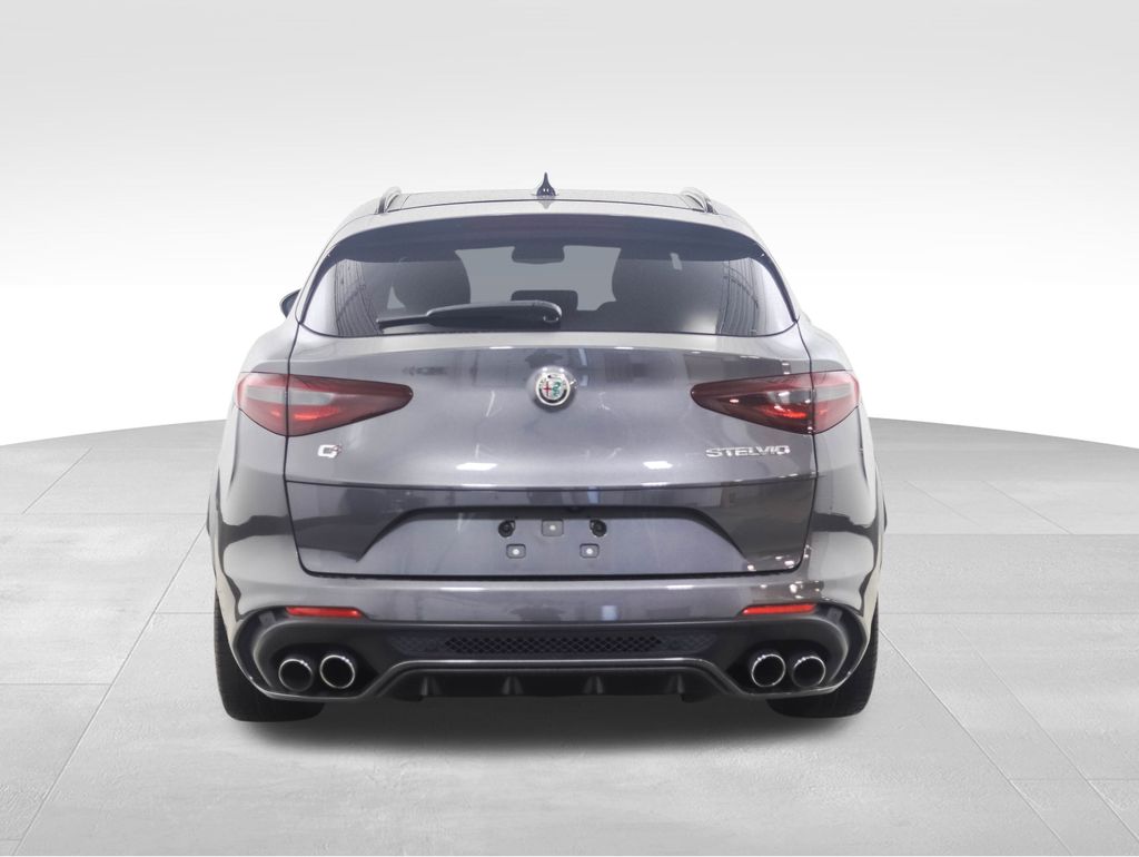 Thumbnail: 2021 Alfa Romeo Stelvio - 4